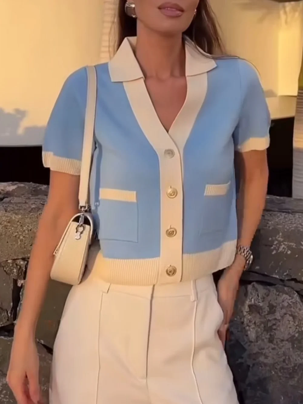 Casual fashion knitted thread stitching suit V-neck short-sleeved pocket top short slim skirt new fashion summer vacation suit
Casual fashion knitted thread stitching suit V-neck short-sleeved pocket top short slim skirt new fashion summer vacation suit