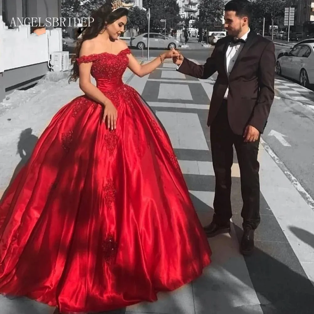 ANGELSBRIDEP Red Off Shoulder Satin Ball Gown Quinceanera Dresses Appliques Birthday Party Gown 15 Year Old Girls
ANGELSBRIDEP Red Off Shoulder Satin Ball Gown Quinceanera Dresses Appliques Birthday Party Gown 15 Year Old Girls