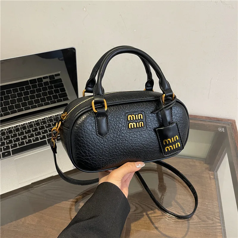 Retro fashion portable bowling bag female 2025 new simple light luxury casual all-match shoulder bag fashion messenger bag
Retro fashion portable bowling bag female 2025 new simple light luxury casual all-match shoulder bag fashion messenger bag