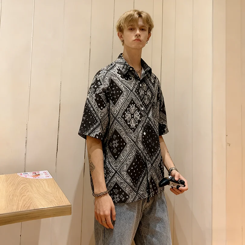 Men's Paisley Bandana Summer Shirt Hip Hop Kpop Punk Streetwear Short Sleeve Beach Harajuku Male Clothing Z1
Men's Paisley Bandana Summer Shirt Hip Hop Kpop Punk Streetwear Short Sleeve Beach Harajuku Male Clothing Z1