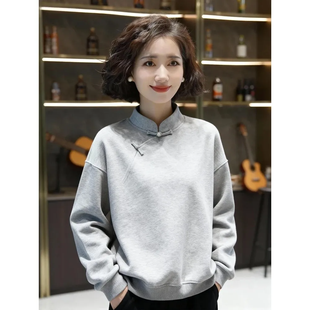 Winter New Style Warm Simple Chinese Grey Collar Buttoned Fleece Slim Fit Sweatshirt Top for Women Polyester Fiber 100%
Winter New Style Warm Simple Chinese Grey Collar Buttoned Fleece Slim Fit Sweatshirt Top for Women Polyester Fiber 100%