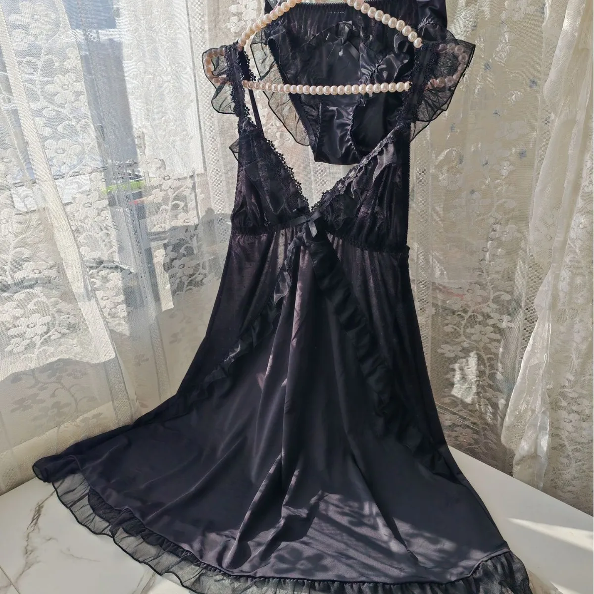 Women Black Ice Silk Nightgown Set Spaghetti Strap Bow Lace Ruffle Sleep Dress With Matching Panties Sexy Lingerie Home Pajamas
Women Black Ice Silk Nightgown Set Spaghetti Strap Bow Lace Ruffle Sleep Dress With Matching Panties Sexy Lingerie Home Pajamas