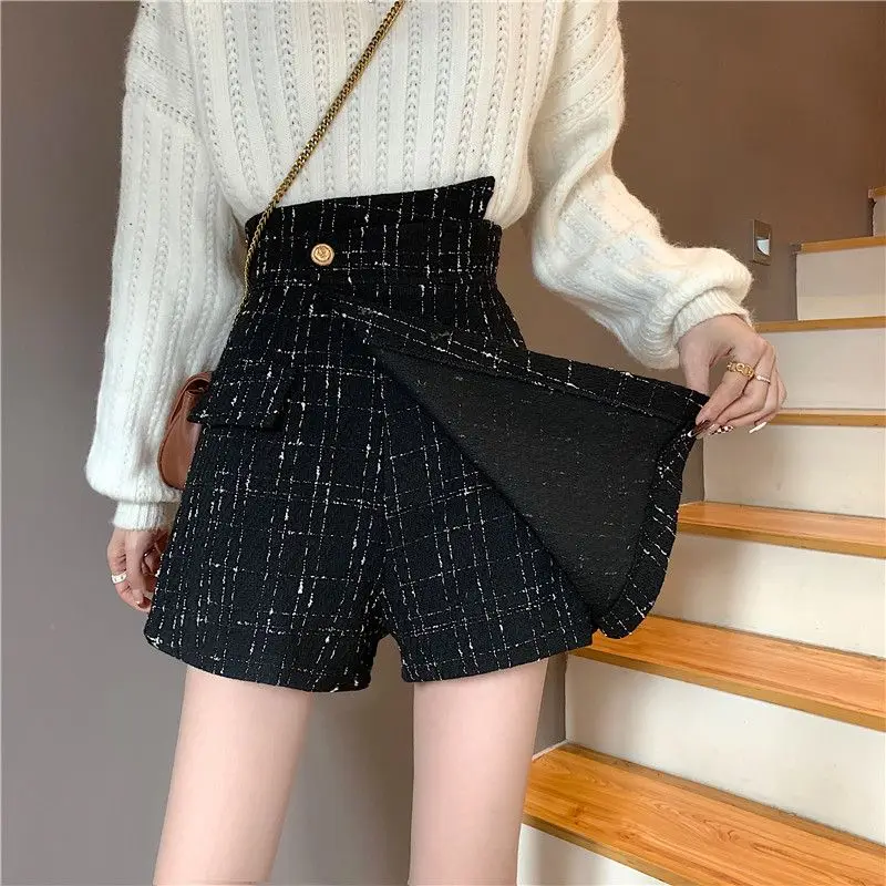 Asymmetrical High Waist A-line Skirt Autumn Plaid Button Patchwork All-match Shorts Skirts Sweet Fashion Elegant Women Clothing
Asymmetrical High Waist A-line Skirt Autumn Plaid Button Patchwork All-match Shorts Skirts Sweet Fashion Elegant Women Clothing