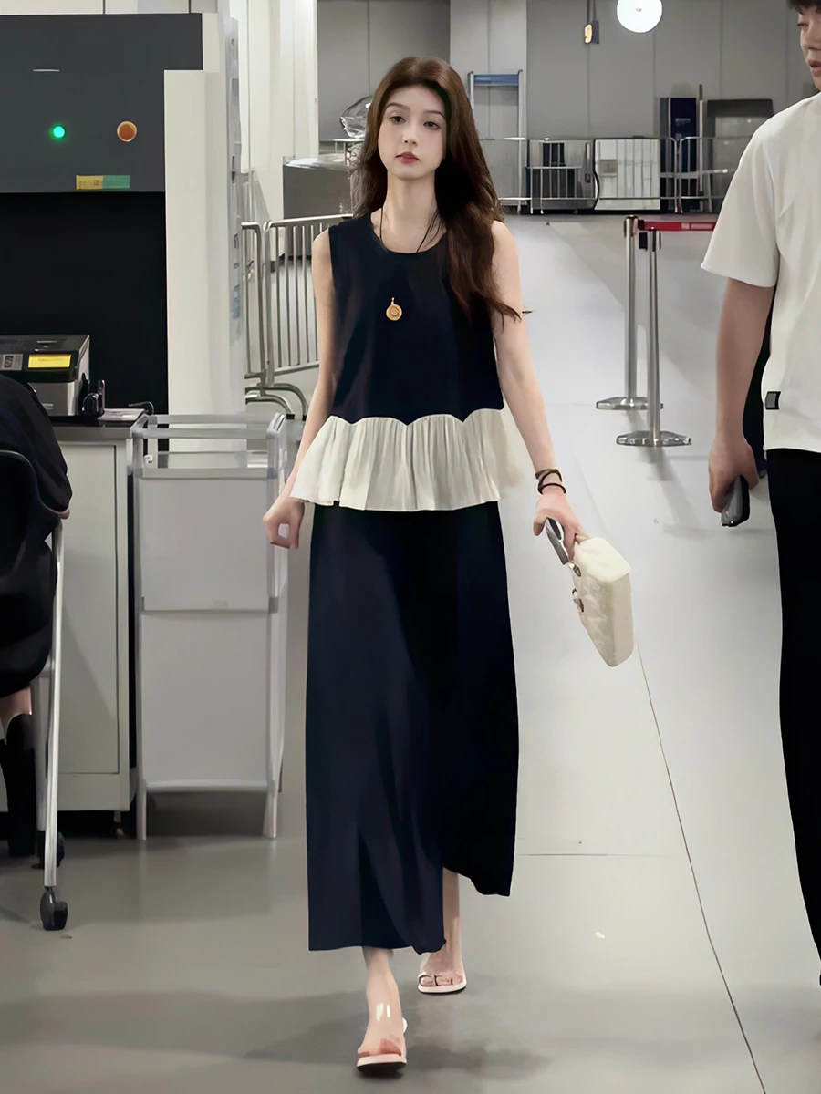 Summer 2026 Korean Design Sense Color Block No Sleeve Vest Skirt Set Women's Fashion Trend round Neck Two-Piece Polyester
Summer 2026 Korean Design Sense Color Block No Sleeve Vest Skirt Set Women's Fashion Trend round Neck Two-Piece Polyester