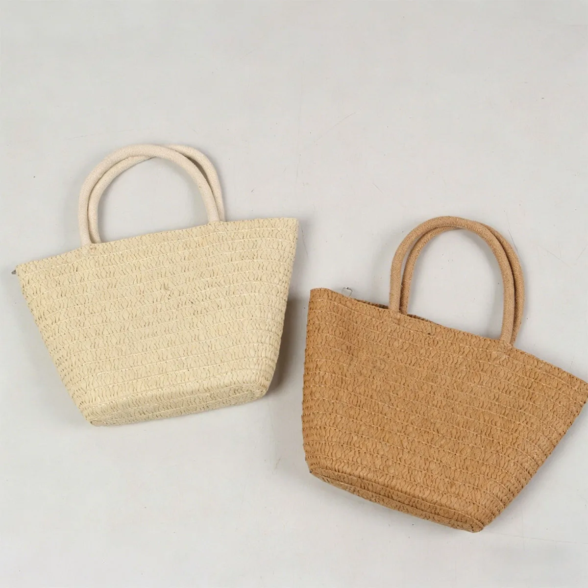 Women's Small Handbag, 1 Piece Straw Woven Small Bag That Can Hold Items Such as Mobile Phones, Keys, and Coin Purses, with a Smooth Zipper Closure, Lightweight Material, Breathable and Comfortable, Suitable for Travel, Vacations, and Use at the Beach
Women's Small Handbag, 1 Piece Straw Woven Small Bag That Can Hold Items Such as Mobile Phones, Keys, and Coin Purses, with a Smooth Zipper Closure, Lightweight Material, Breathable and Comfortable, Suitable for Travel, Vacations, and Use at the Beach
