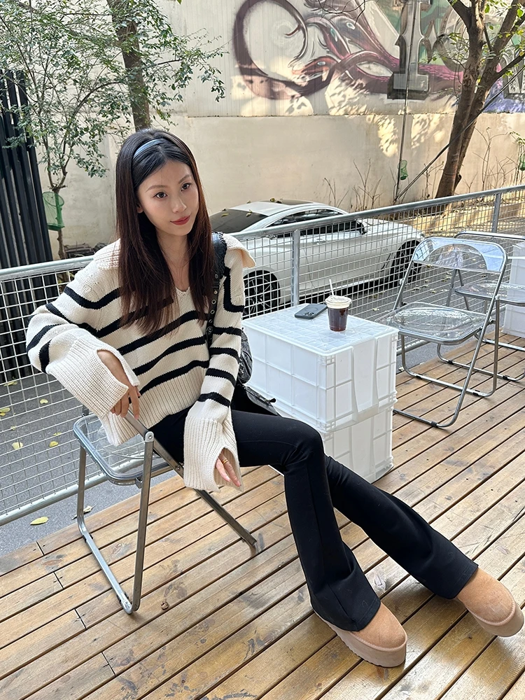 Женский шерстяной свитер Bluejasmine2025: осенне-зимний, с V-образным вырезом, в полоску, вязаный, повседневный, комфортный, из мягкой ткани
Женский шерстяной свитер Bluejasmine2025: осенне-зимний, с V-образным вырезом, в полоску, вязаный, повседневный, комфортный, из мягкой ткани