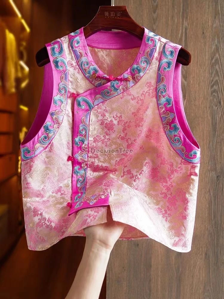 2024 vintage chinese ethnic characteristics tangsuit top chic floral printing elegant vest sleeveless diagonal buckle tank top
2024 vintage chinese ethnic characteristics tangsuit top chic floral printing elegant vest sleeveless diagonal buckle tank top