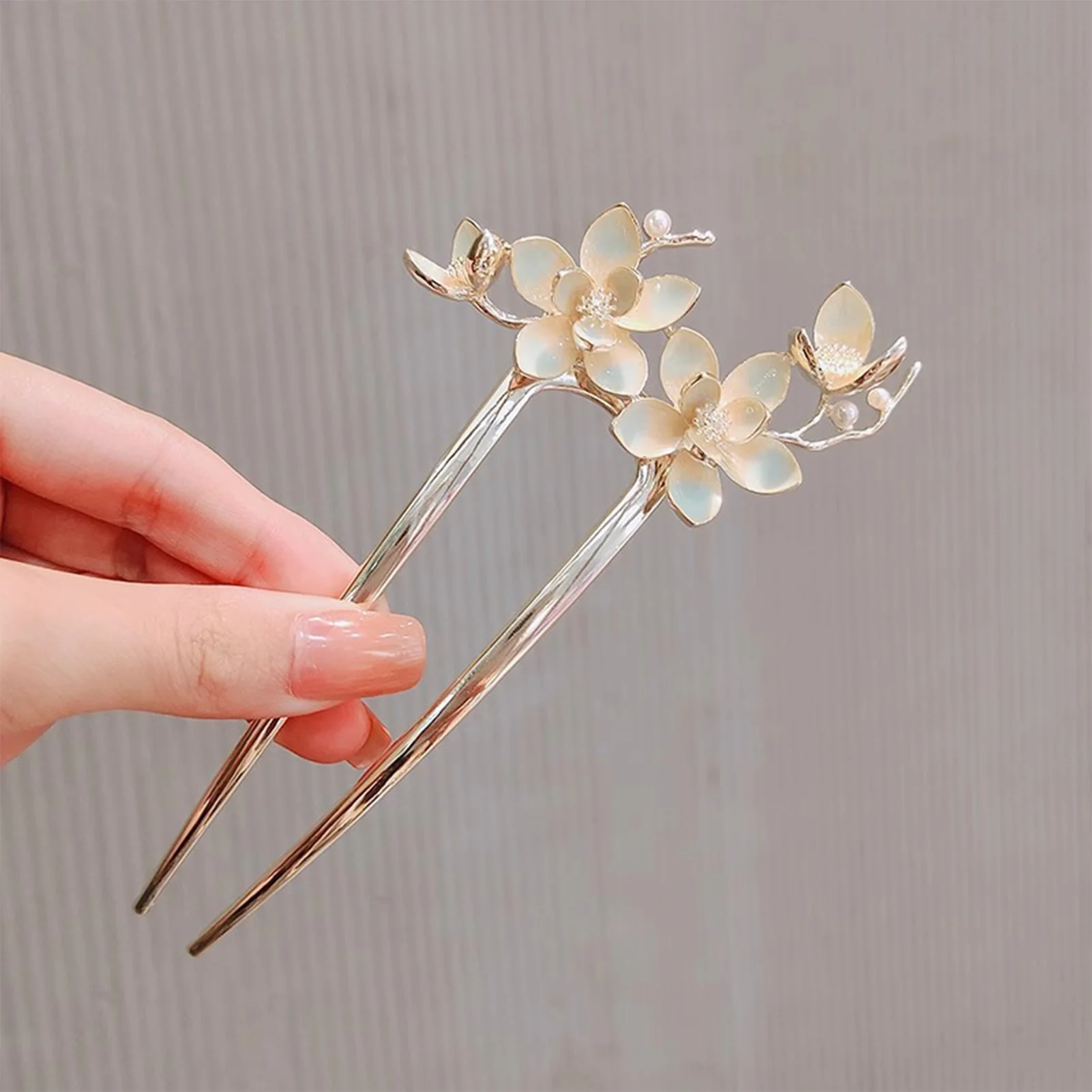 U-Shaped Flower Hairpin Chinese Classic Hair Bun Stick Elegant Vintage Hair Accessories for Women Bridal Updo Hair Stick
U-Shaped Flower Hairpin Chinese Classic Hair Bun Stick Elegant Vintage Hair Accessories for Women Bridal Updo Hair Stick