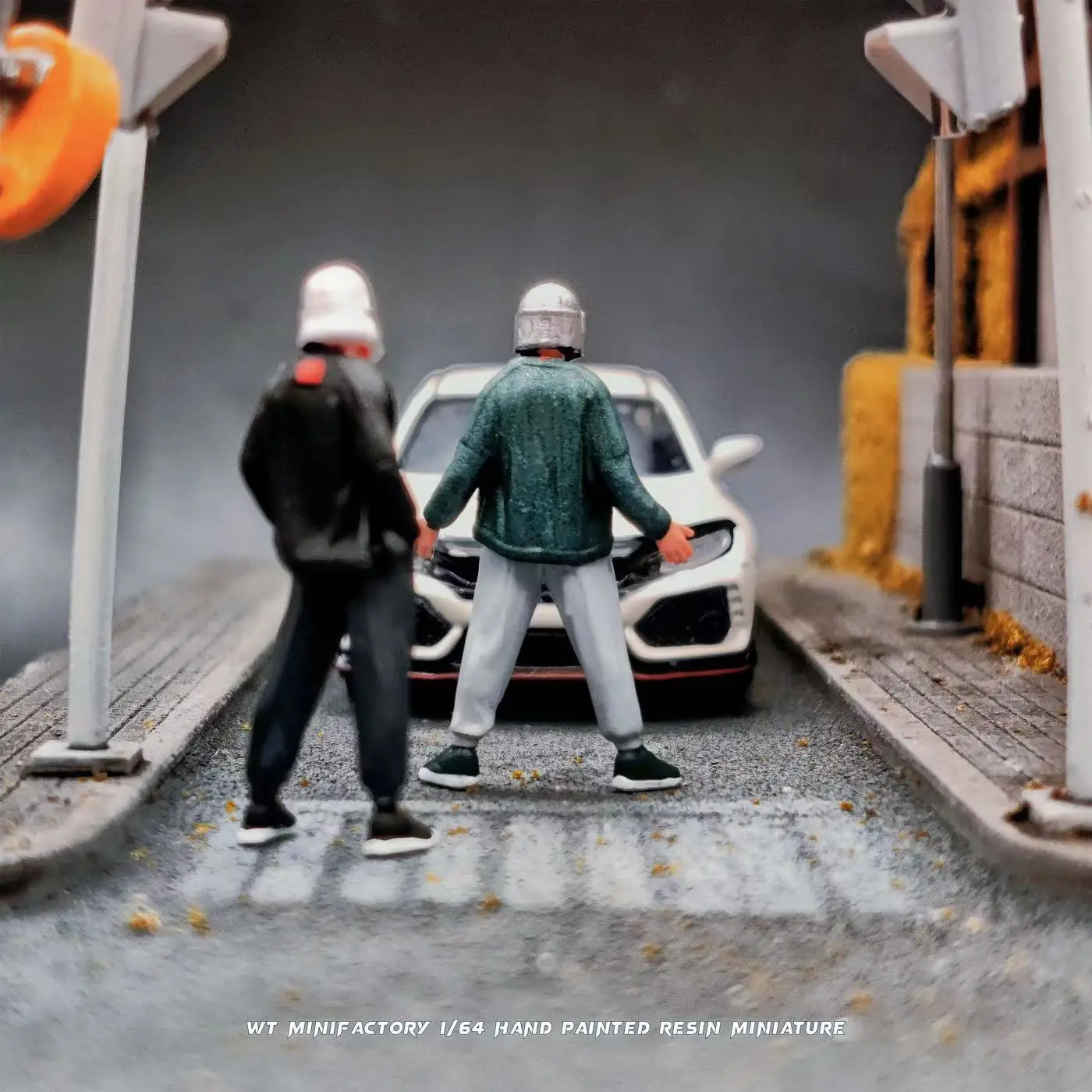 WT 1/64 Scale Figurines Model Headwear Prank Duo Collection Miniature Hand-painted
WT 1/64 Scale Figurines Model Headwear Prank Duo Collection Miniature Hand-painted
