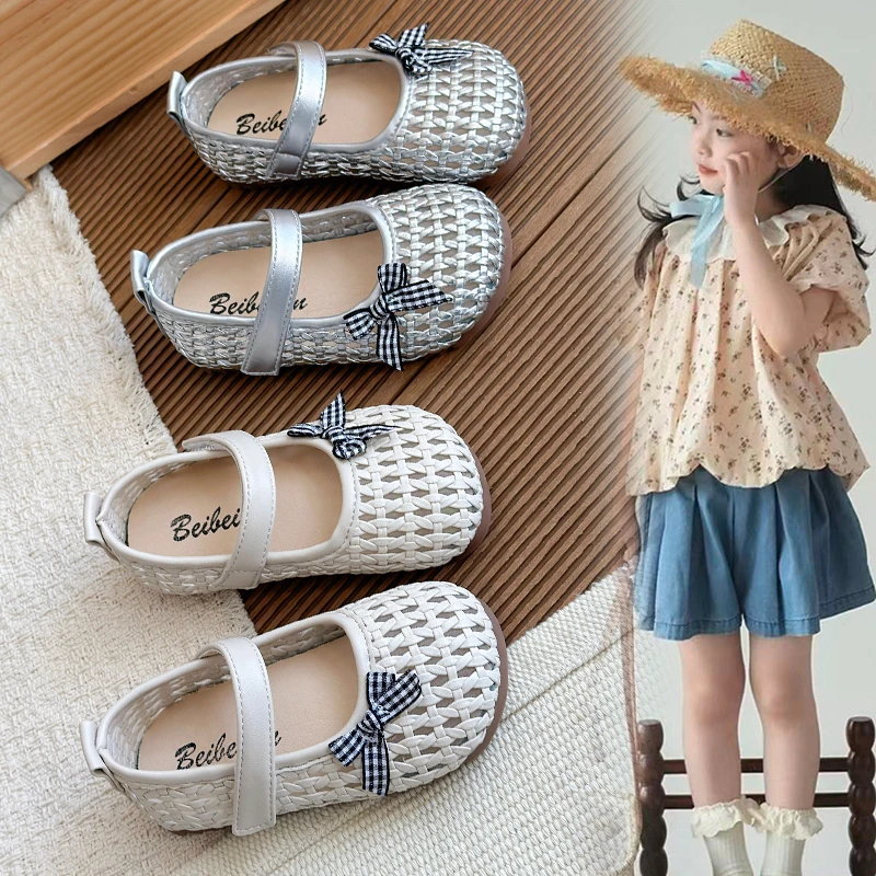Girls' Leather Woven Sandals with Cute Bows 2026 Summer Children's Style Beach Shoes Classic Soft-soled Vacation Shoes Size23-36
Girls' Leather Woven Sandals with Cute Bows 2026 Summer Children's Style Beach Shoes Classic Soft-soled Vacation Shoes Size23-36