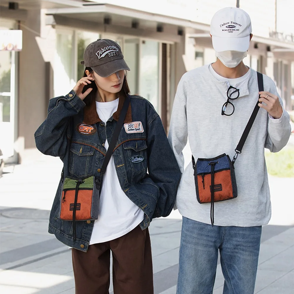Multifunctional Crossbody Phone Pouch Korean Style Color Contrast Nylon Shoulder Bag Waterproof Street Style 
Multifunctional Crossbody Phone Pouch Korean Style Color Contrast Nylon Shoulder Bag Waterproof Street Style