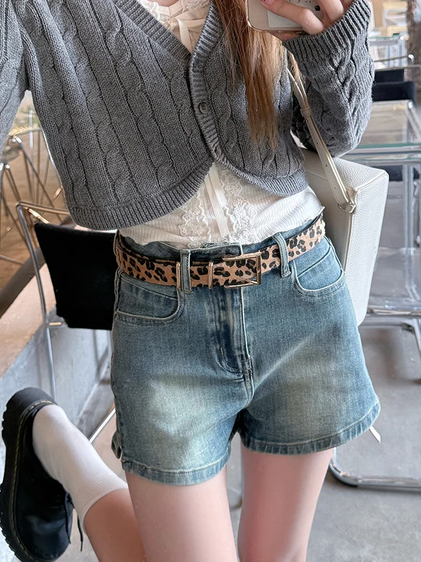 High Waist Short Shorts Women's Summer New Style Retro Side Slit Design Sweet And Spicy Girl Denim Shorts Cotton Polyester Blend
High Waist Short Shorts Women's Summer New Style Retro Side Slit Design Sweet And Spicy Girl Denim Shorts Cotton Polyester Blend
