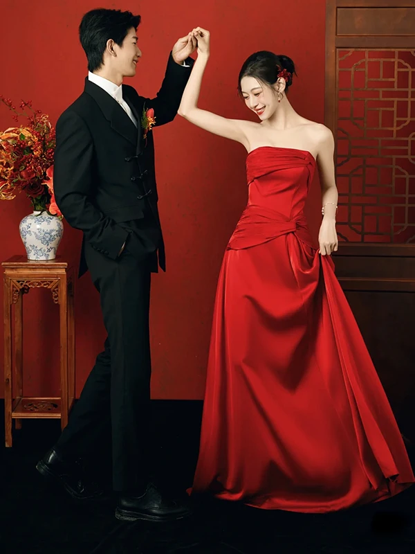 Винтажное атласное платье без бретелек для невесты с длинной юбкой из мягкого шелка для помолвки и банкета, для свадебной церемонии и подачи красного вина
Винтажное атласное платье без бретелек для невесты с длинной юбкой из мягкого шелка для помолвки и банкета, для свадебной церемонии и подачи красного вина