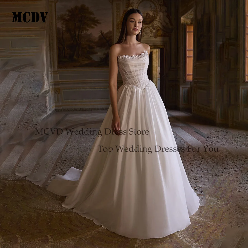 MCDV Flowers Chiffon Wedding Dresses Bridal 2026 Strapless A-Line Sleeveless Bride Gowns Elegant Robe De Mariée Customized
MCDV Flowers Chiffon Wedding Dresses Bridal 2026 Strapless A-Line Sleeveless Bride Gowns Elegant Robe De Mariée Customized