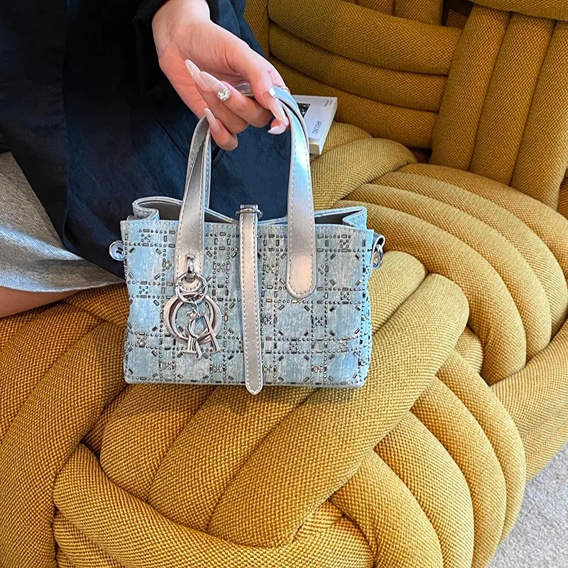 Classic Women's Crossbody Bag Handbag Messenger Style Genuine Leather Designer Luxury Everyday Use
Classic Women's Crossbody Bag Handbag Messenger Style Genuine Leather Designer Luxury Everyday Use