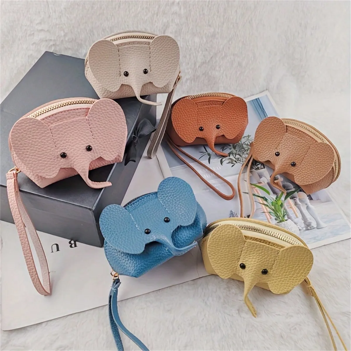 Мини-кошелек Kawaii в форме слона, 1 шт., однотонный клатч, держатель для кредитных карт, текстурированная женская сумка на запястье
Мини-кошелек Kawaii в форме слона, 1 шт., однотонный клатч, держатель для кредитных карт, текстурированная женская сумка на запястье