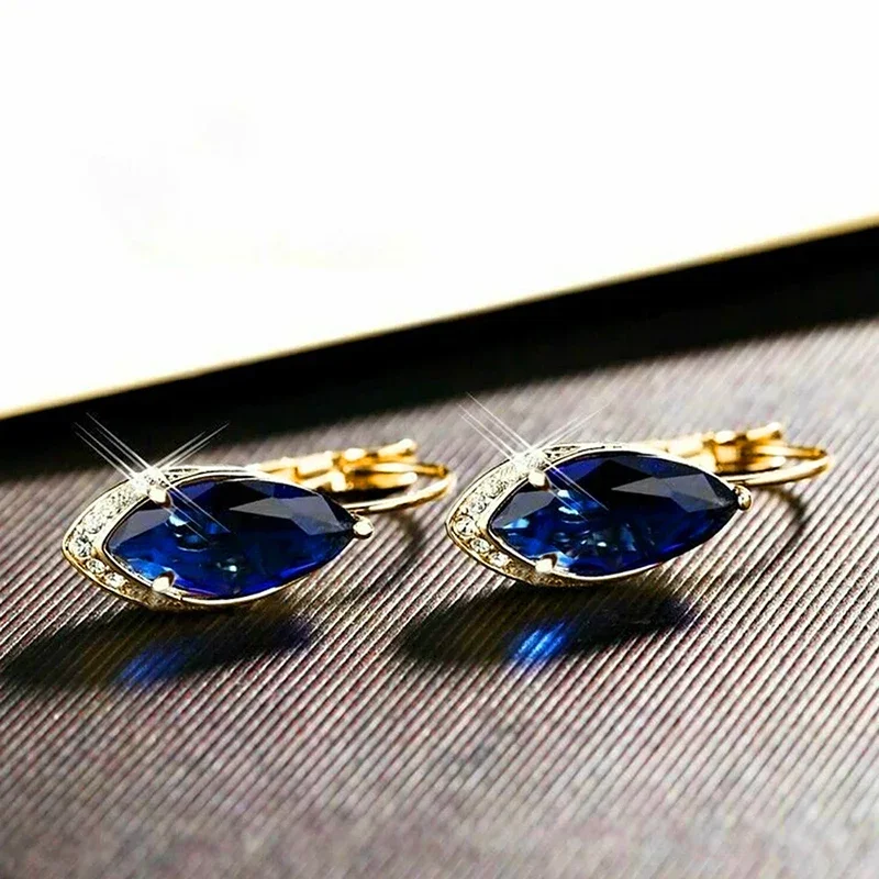Huitan Creative Blue CZ Earrings Female Luxury Opulent Brilliant Engagement Accessories Exquisite Versatile Jewelry for Wedding 
Huitan Creative Blue CZ Earrings Female Luxury Opulent Brilliant Engagement Accessories Exquisite Versatile Jewelry for Wedding