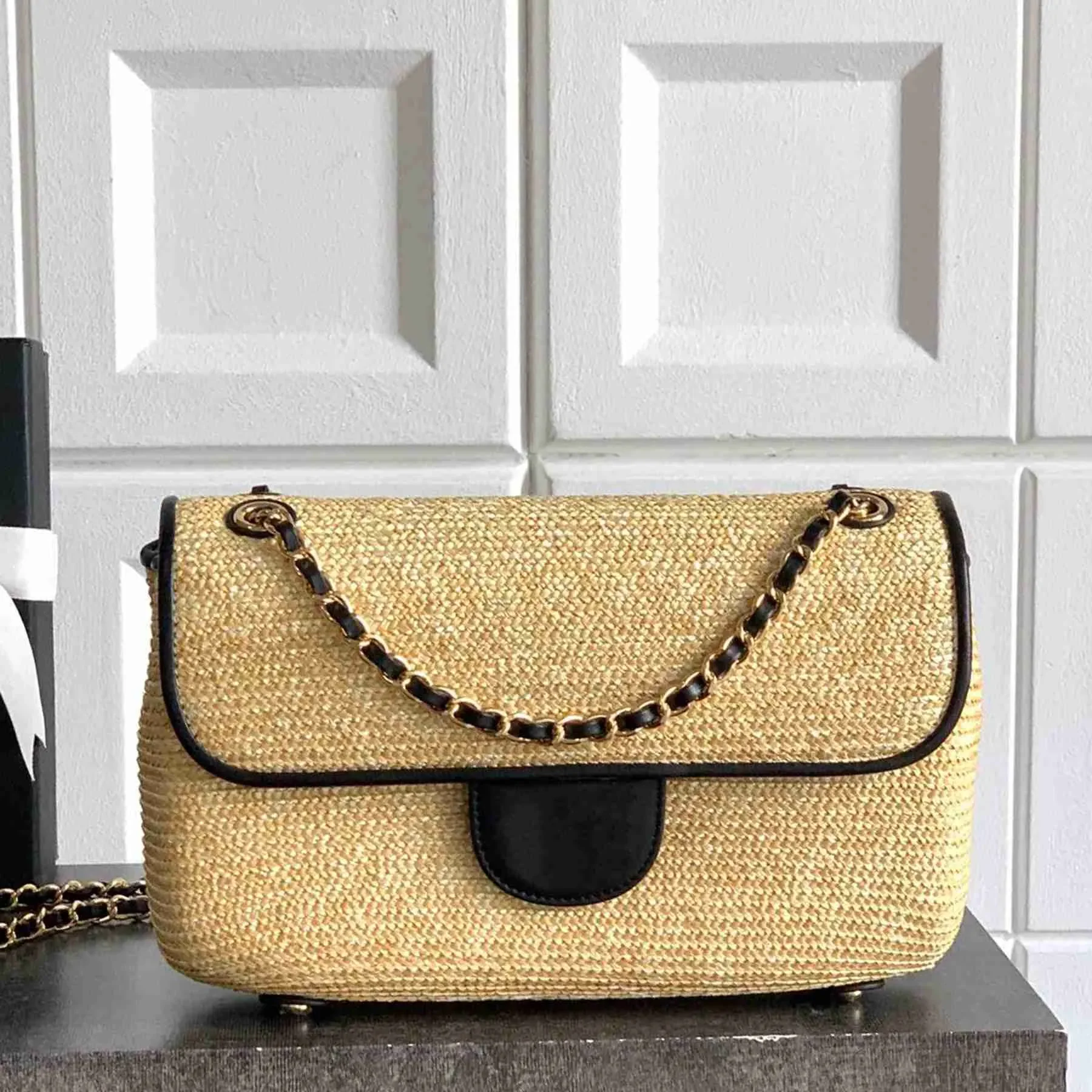 Bag Luxury Designer Braided Straw Lambskin Shoulder Bag Golden Hardware Bag Zipper Pocket Handbag Fashion Women Casual Shopping
Bag Luxury Designer Braided Straw Lambskin Shoulder Bag Golden Hardware Bag Zipper Pocket Handbag Fashion Women Casual Shopping