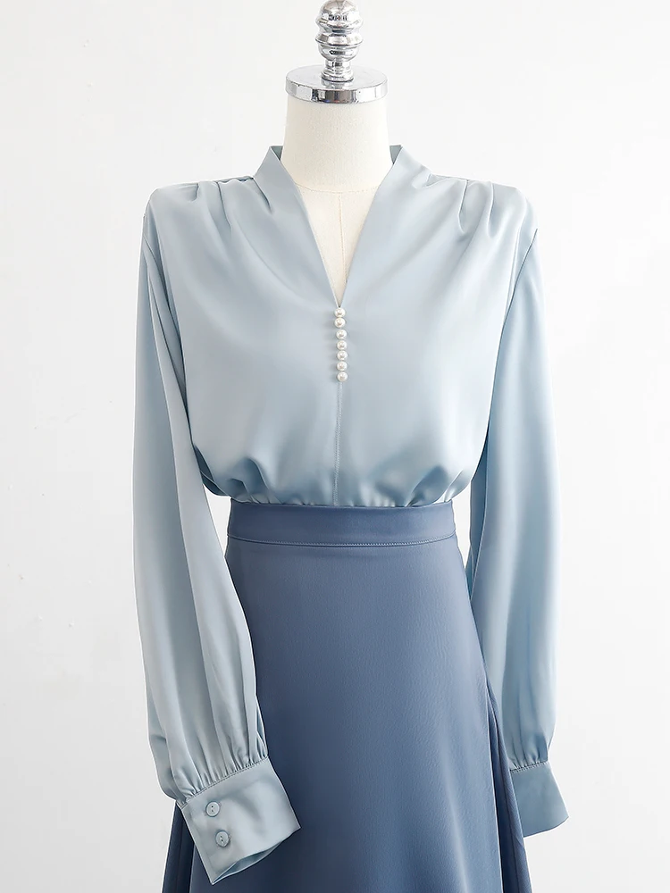 Dongdaemun Women's High-end Satin Long Sleeve Shirt V-neck Spring Autumn Fashion Anti-aging Light Mature Style Korean Version
Dongdaemun Women's High-end Satin Long Sleeve Shirt V-neck Spring Autumn Fashion Anti-aging Light Mature Style Korean Version