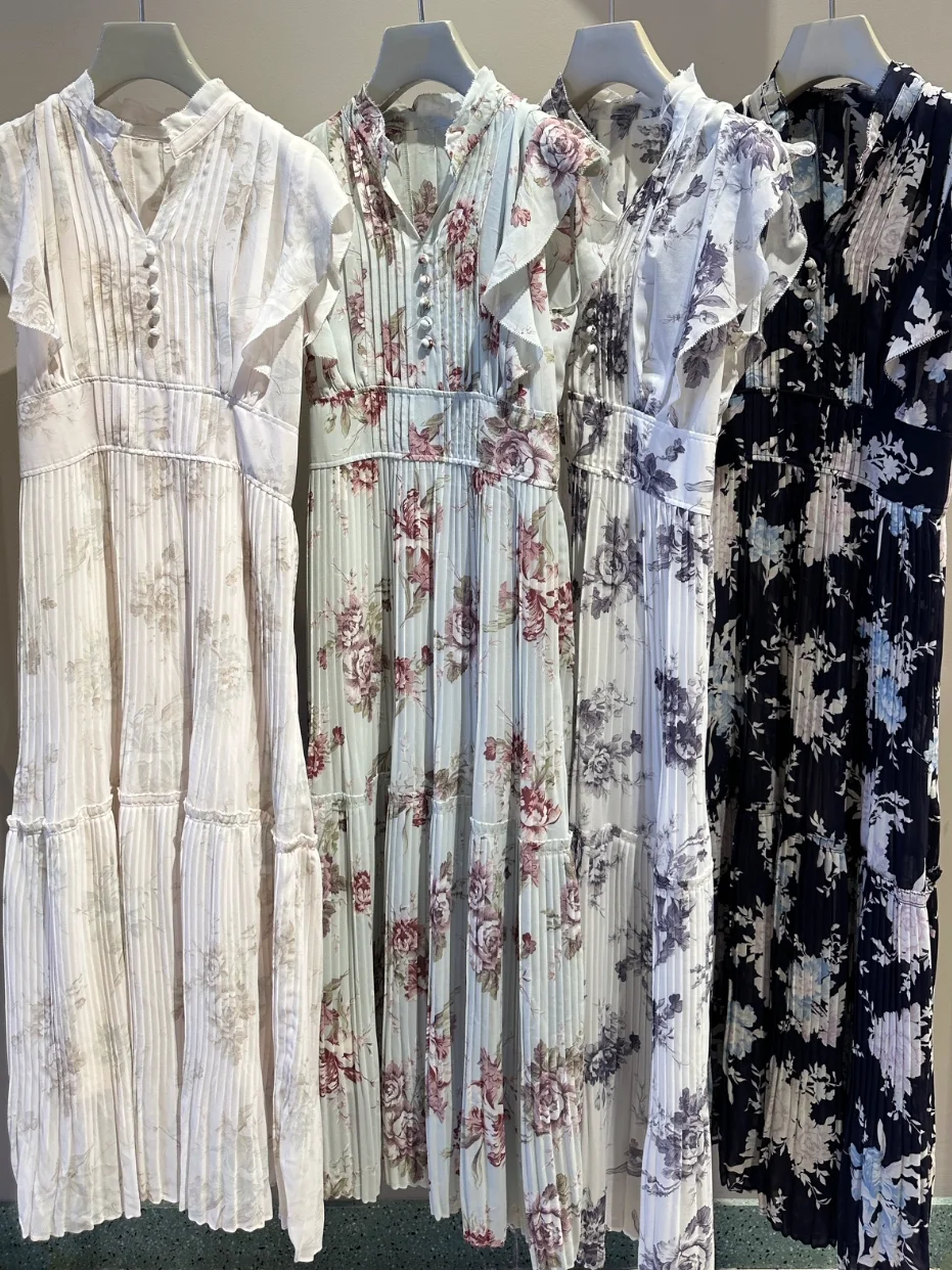 Classic Pure Style Floral Print Dress with Puff Sleeves And Lace Hemline Limited Edition 2026 Spring Season Women's Fashion
Classic Pure Style Floral Print Dress with Puff Sleeves And Lace Hemline Limited Edition 2026 Spring Season Women's Fashion