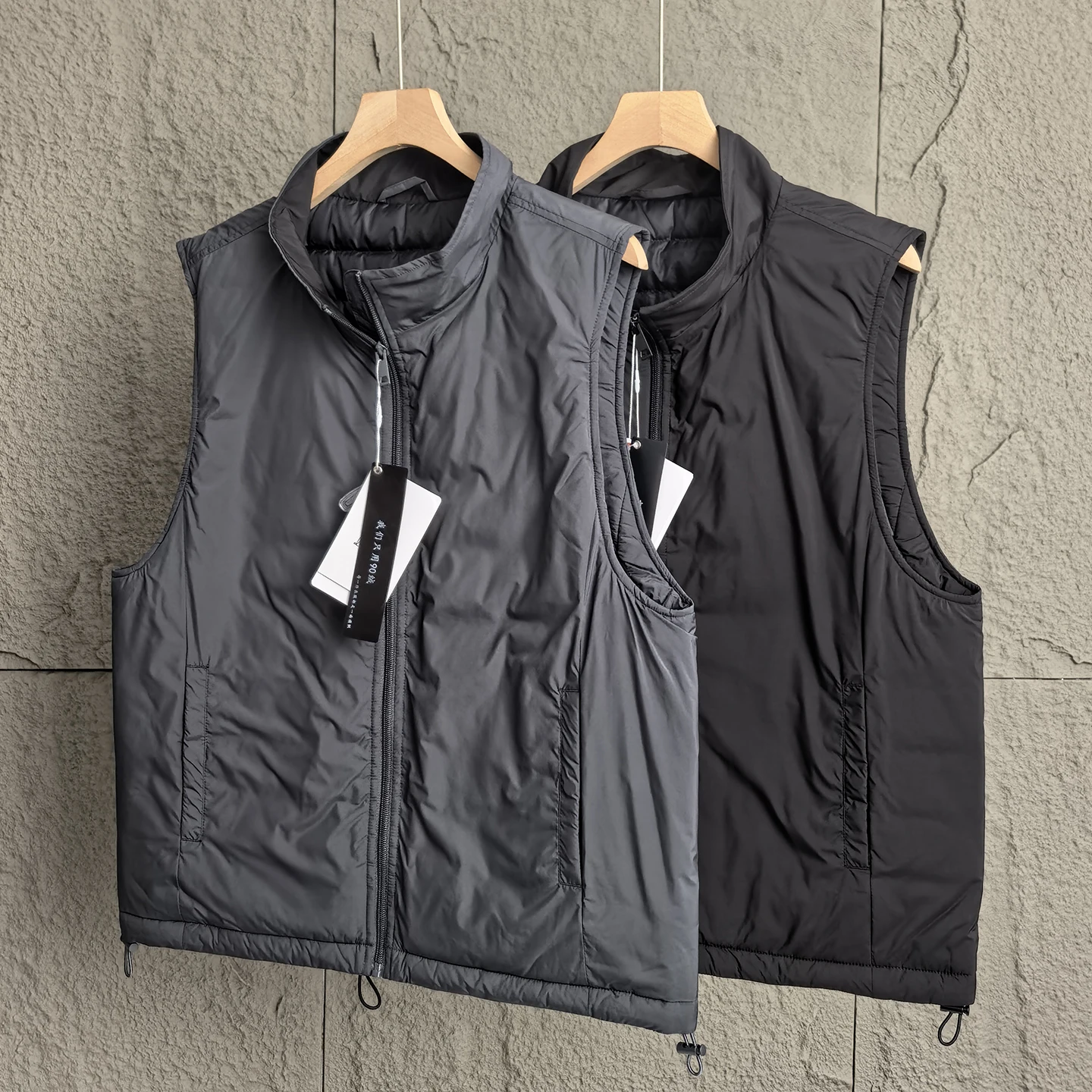 Men's Outdoor Lightweight Windproof Du down Vest Stand Collar Versatile Warmth Youth Trend Outerwear Polyester Fabric
Men's Outdoor Lightweight Windproof Du down Vest Stand Collar Versatile Warmth Youth Trend Outerwear Polyester Fabric