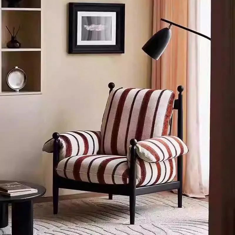 French retro red black leisure chair, living room balcony designer backrest single sofa chair, antique lazy single chair
French retro red black leisure chair, living room balcony designer backrest single sofa chair, antique lazy single chair