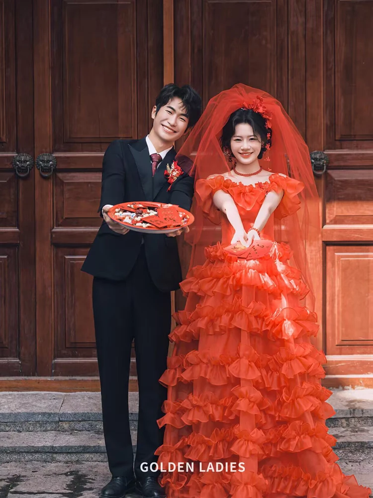 Retro Red Wedding Dress Photography Costume Studio Portrait 80s Style Atmosphere Feel Wedding Photoshoot Clothing Women
Retro Red Wedding Dress Photography Costume Studio Portrait 80s Style Atmosphere Feel Wedding Photoshoot Clothing Women