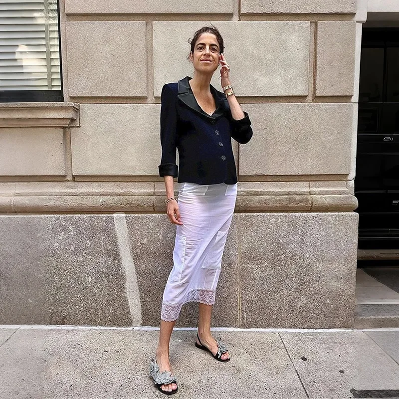 Medine Private Label Parisian Style Half Skirt Acetate Blend Long Dress with Pocket High Waist A-Line Silhouette
Medine Private Label Parisian Style Half Skirt Acetate Blend Long Dress with Pocket High Waist A-Line Silhouette