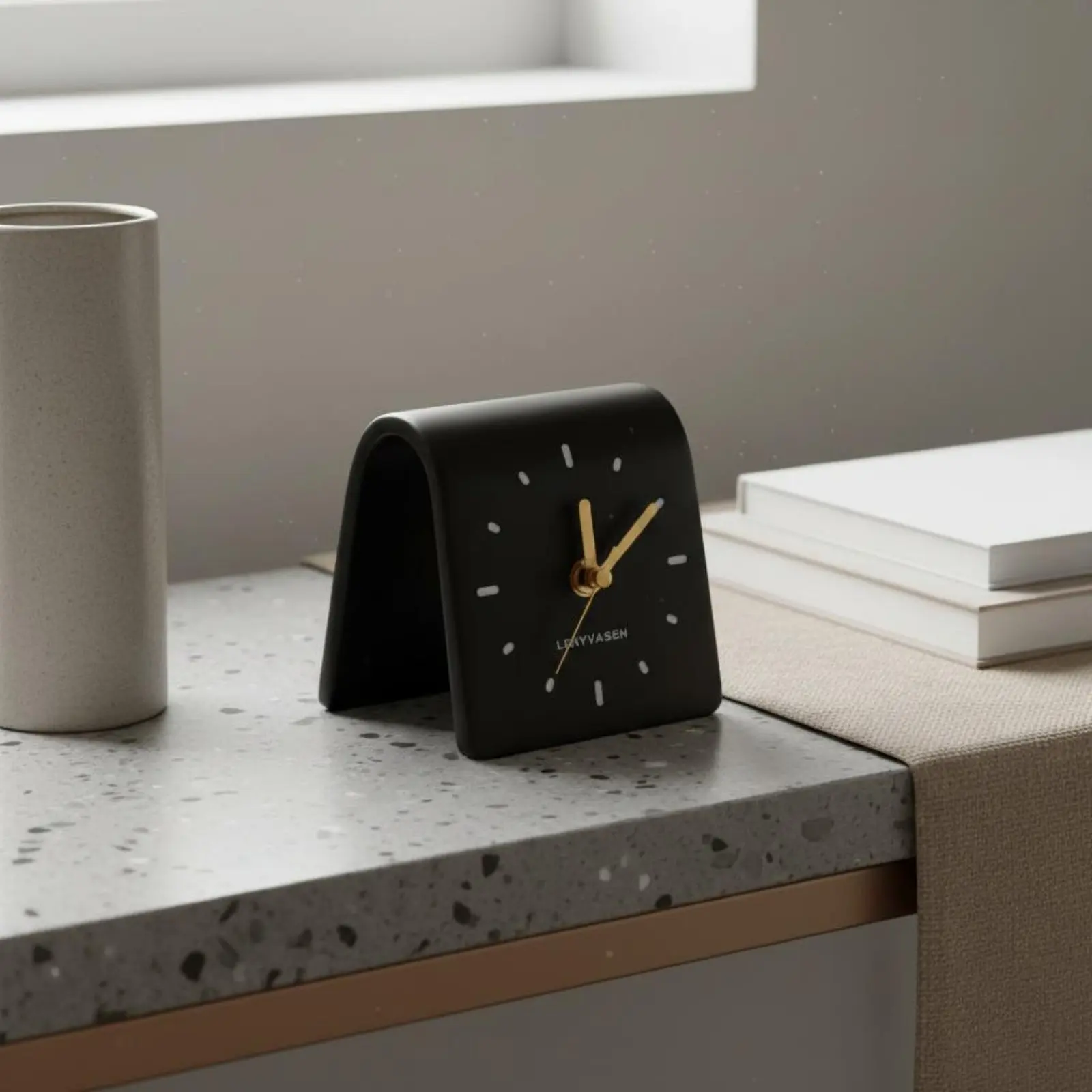 Minimalist Ceramic Desk Timepiece Decorative Detail Modern Arched Table Timepiece Home Decor for Bedside
Minimalist Ceramic Desk Timepiece Decorative Detail Modern Arched Table Timepiece Home Decor for Bedside