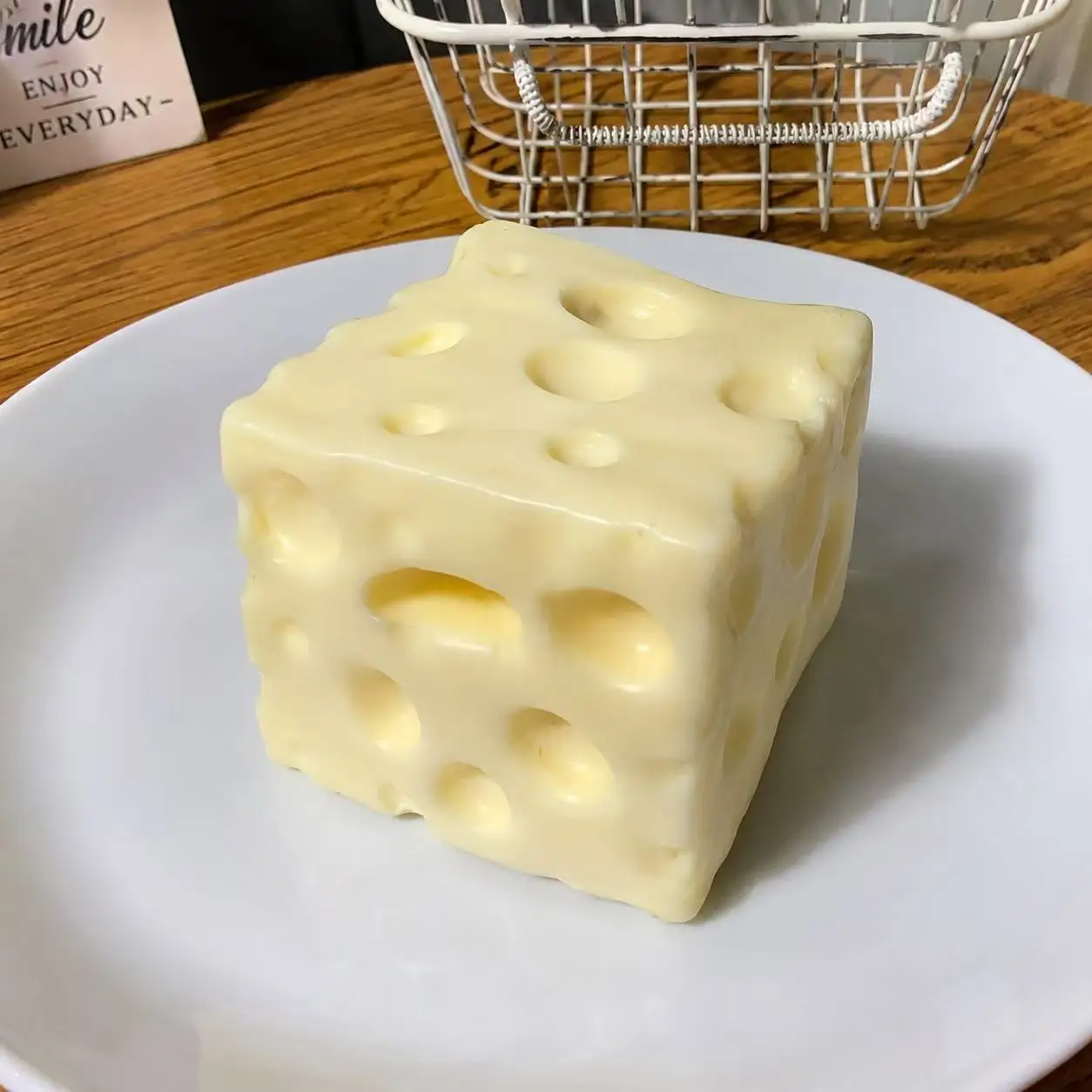 Cheese shaped slow rebound decompression kneading toy, simulated food soft rubber venting tool, adult and children's stress relief toy
Cheese shaped slow rebound decompression kneading toy, simulated food soft rubber venting tool, adult and children's stress relief toy