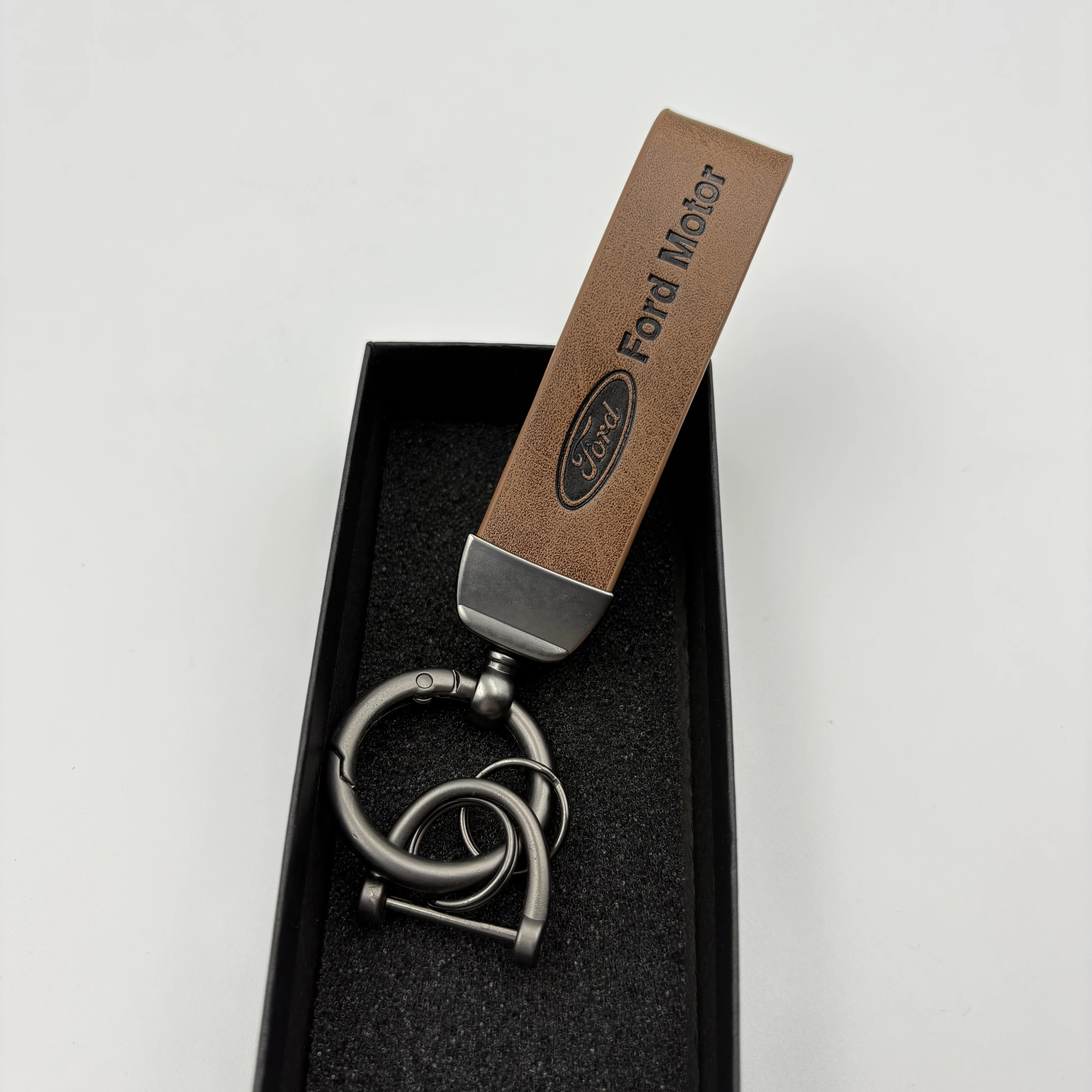 Leather Car Key Chains Keyring Holder Pendant For Ford Fiesta MK7 MK2 Focus MK4 Ranger F150 Mondeo MAX Car Keychains
Leather Car Key Chains Keyring Holder Pendant For Ford Fiesta MK7 MK2 Focus MK4 Ranger F150 Mondeo MAX Car Keychains