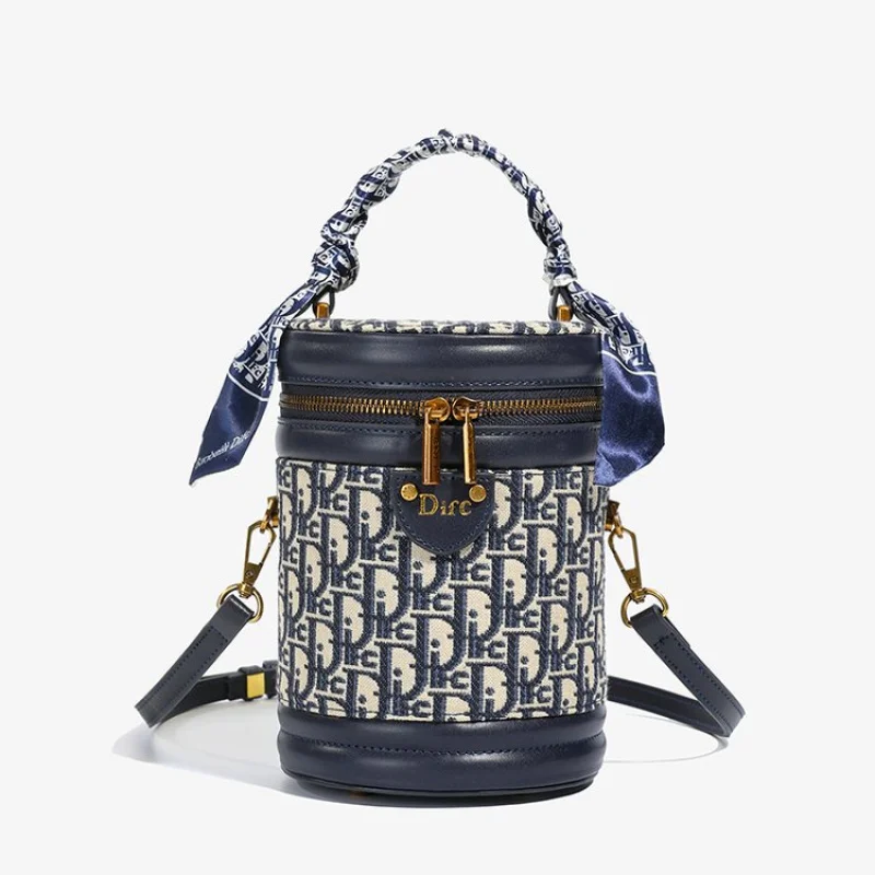 Роскошная многофункциональная сумка через плечо для женщин, дизайнерская универсальная сумка со съемными сумками и ремнями
Роскошная многофункциональная сумка через плечо для женщин, дизайнерская универсальная сумка со съемными сумками и ремнями