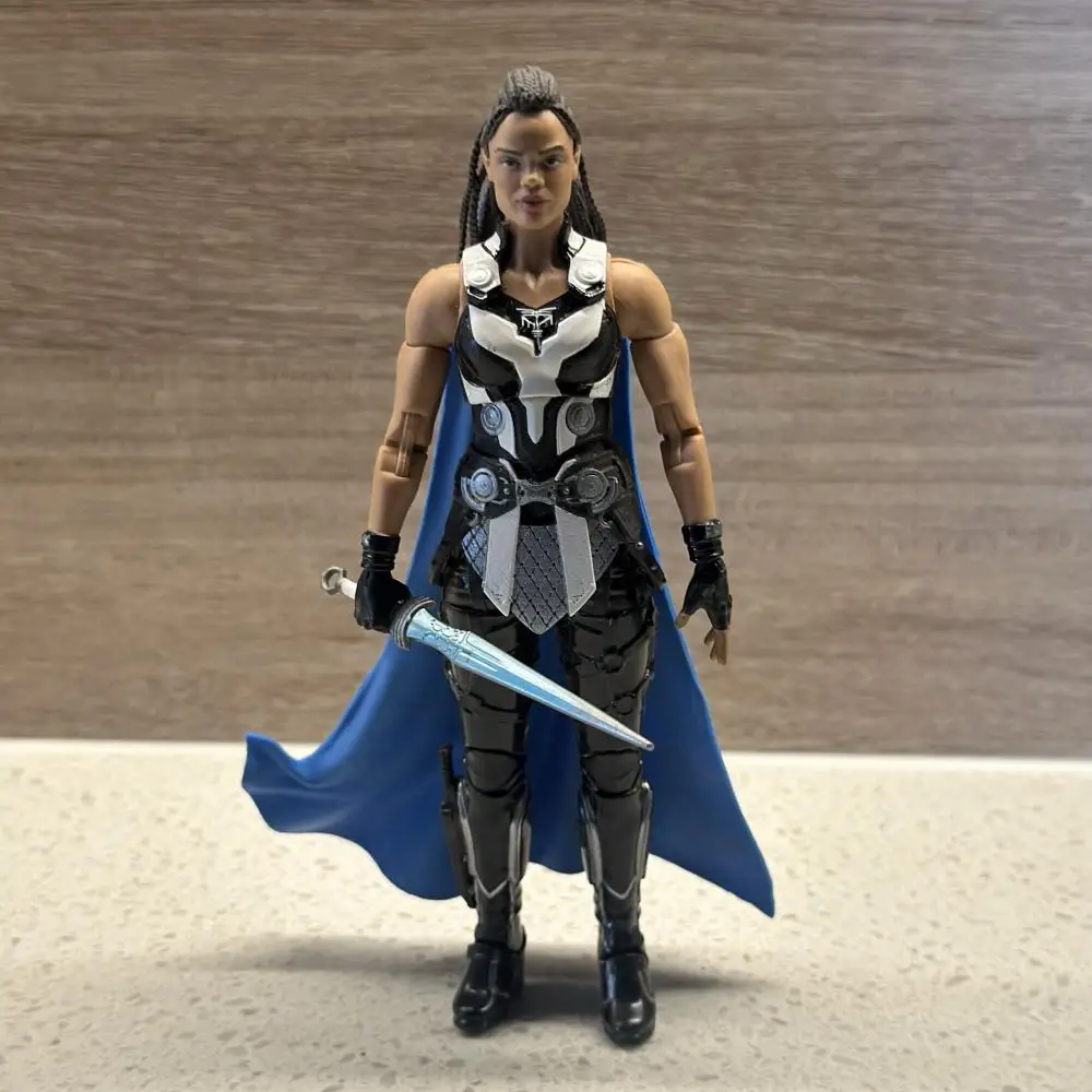 Hasbro Marvel Legends Valkyrie Jane Foster 6-дюймовые оригинальные оптовые товары с дефектами Модель куклы Фигурка Подарок на день рождения
Hasbro Marvel Legends Valkyrie Jane Foster 6-дюймовые оригинальные оптовые товары с дефектами Модель куклы Фигурка Подарок на день рождения