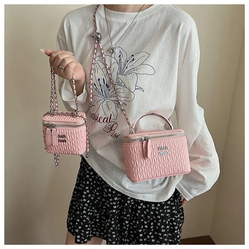 Универсальная женская сумка Hued Taupe, нейтральная сумка на плечо для подмышек, которая служит как скобы для гардероба и фундамента
Универсальная женская сумка Hued Taupe, нейтральная сумка на плечо для подмышек, которая служит как скобы для гардероба и фундамента