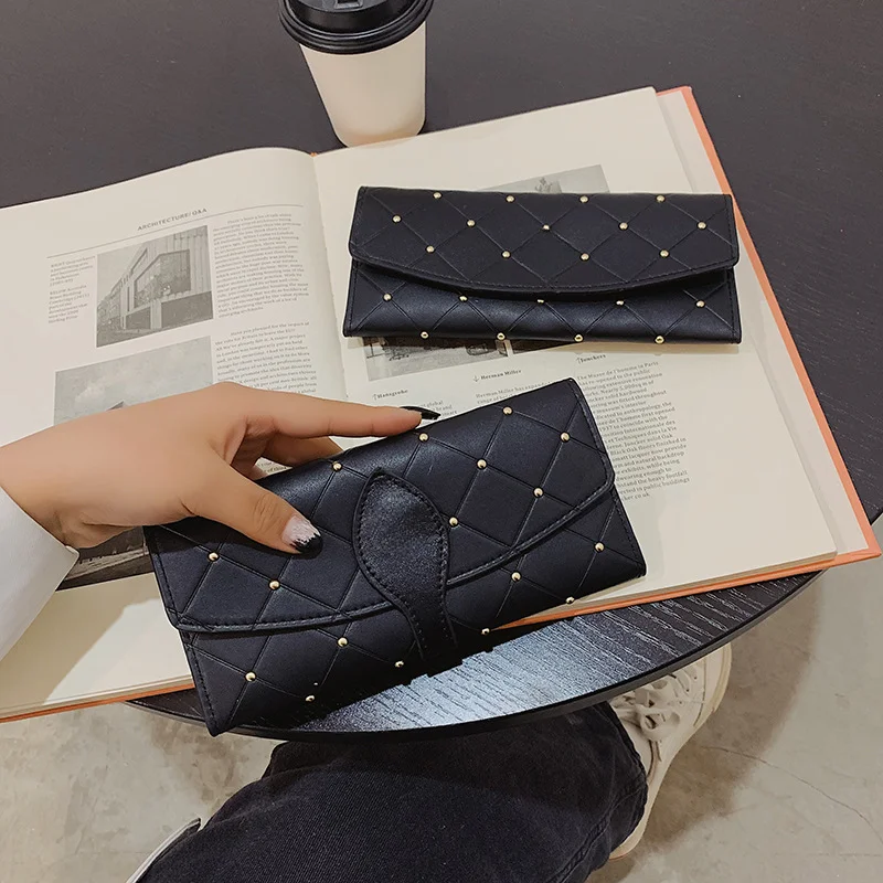 New Women's Purse Women's Bag Fashion Vintage Riveted Diamond Check Three Fold Wallet Large Capacity Card Bag Wallet
New Women's Purse Women's Bag Fashion Vintage Riveted Diamond Check Three Fold Wallet Large Capacity Card Bag Wallet