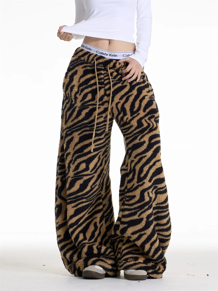 Onlpp American Style Furry Wide Leg Pants Women Loose High Waist Casual Trousers Drapey Straight Long Pants Tiger Pattern
Onlpp American Style Furry Wide Leg Pants Women Loose High Waist Casual Trousers Drapey Straight Long Pants Tiger Pattern