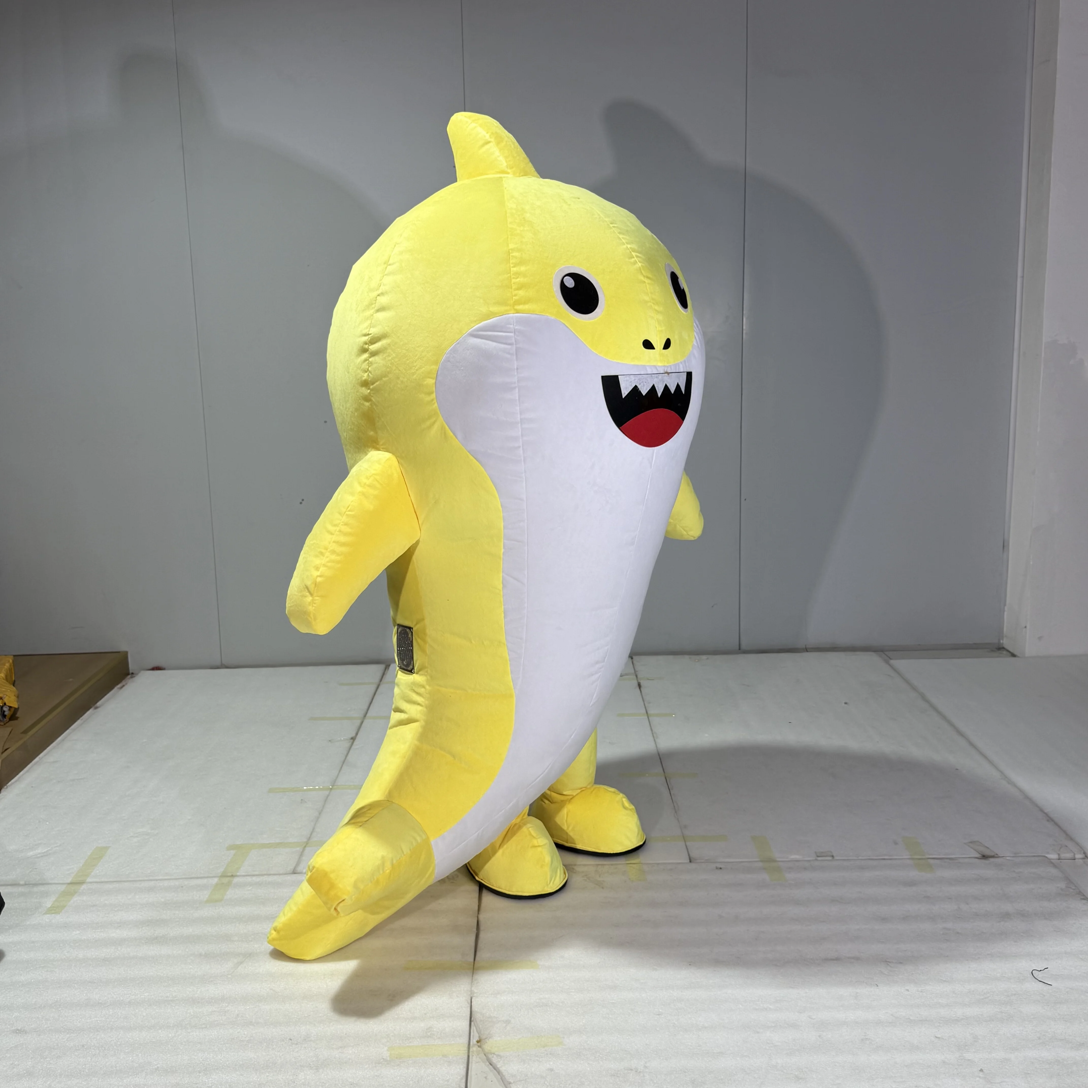 2m/2.6m Yellow New Inflatable Cute Shark Doll Costume Adults Walking Cartoon Doll Clothings Carnival Fancy Party No Battery
2m/2.6m Yellow New Inflatable Cute Shark Doll Costume Adults Walking Cartoon Doll Clothings Carnival Fancy Party No Battery