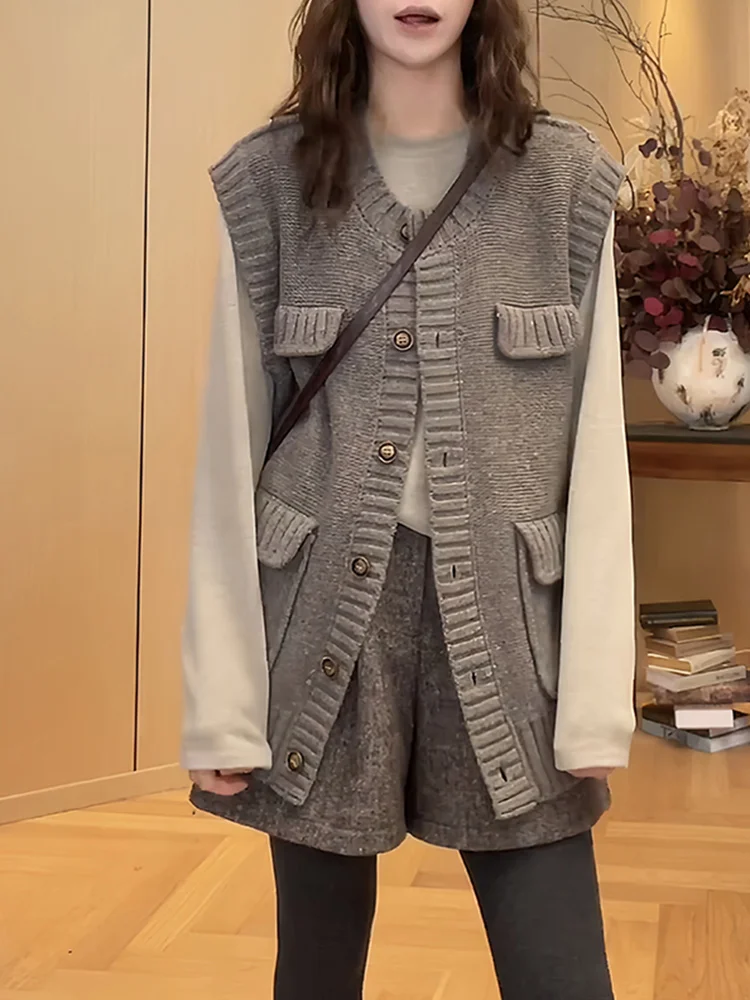 Повседневный вязаный комплект из свитера и топа для женщин: модный, универсальный, осенне-зимний, из двух предметов, дышащий, средней плотности
Повседневный вязаный комплект из свитера и топа для женщин: модный, универсальный, осенне-зимний, из двух предметов, дышащий, средней плотности