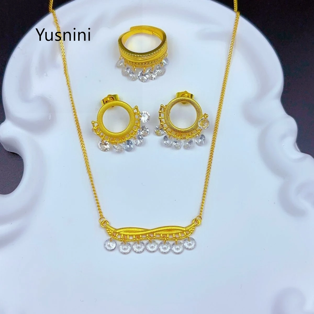 New Dubai Fashion High end 24K Gold Plated Necklace Earrings Exquisite Party Engagement Party Jewelry Set for Lovers 7777
New Dubai Fashion High end 24K Gold Plated Necklace Earrings Exquisite Party Engagement Party Jewelry Set for Lovers 7777