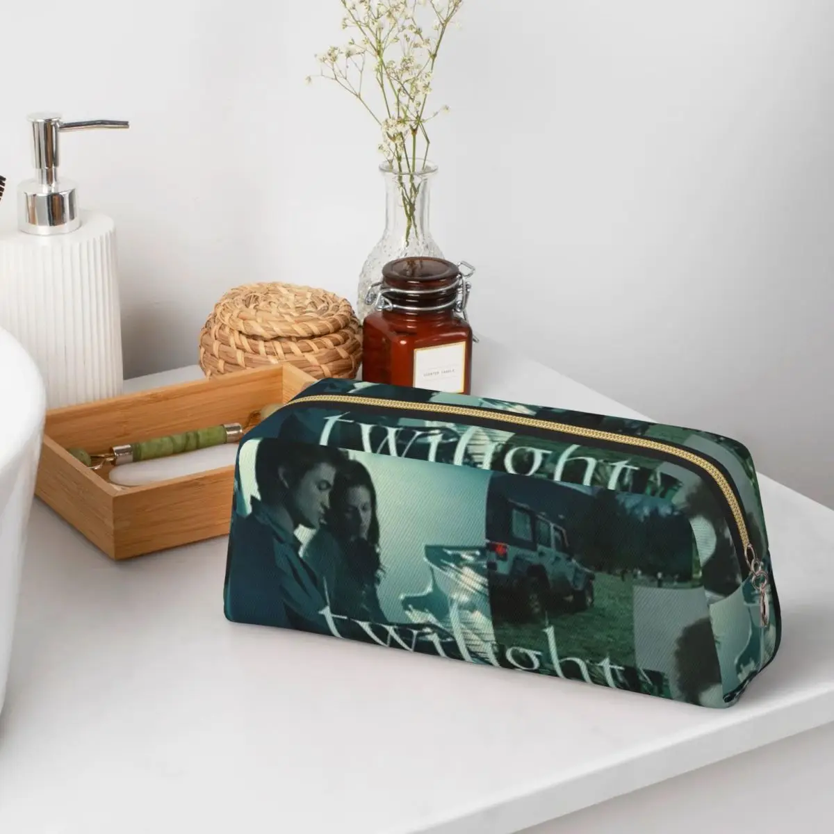 Edward Cullen Twilight Movie Pencil Cases for Students Gifts Pen Box Pencil Bag Large Pencil Pouch Storage Stationery Supplie
Edward Cullen Twilight Movie Pencil Cases for Students Gifts Pen Box Pencil Bag Large Pencil Pouch Storage Stationery Supplie