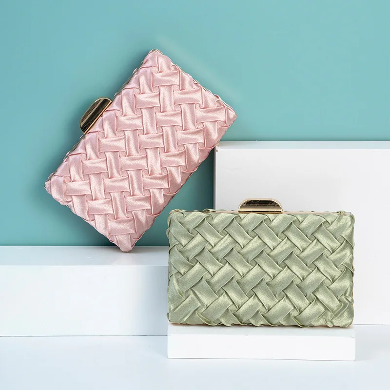 Европейская и американская роскошная вечерняя сумка-клатч с ремешком-цепочкой, нишевая сумка с жемчугом, универсальная сумка через плечо 
Европейская и американская роскошная вечерняя сумка-клатч с ремешком-цепочкой, нишевая сумка с жемчугом, универсальная сумка через плечо