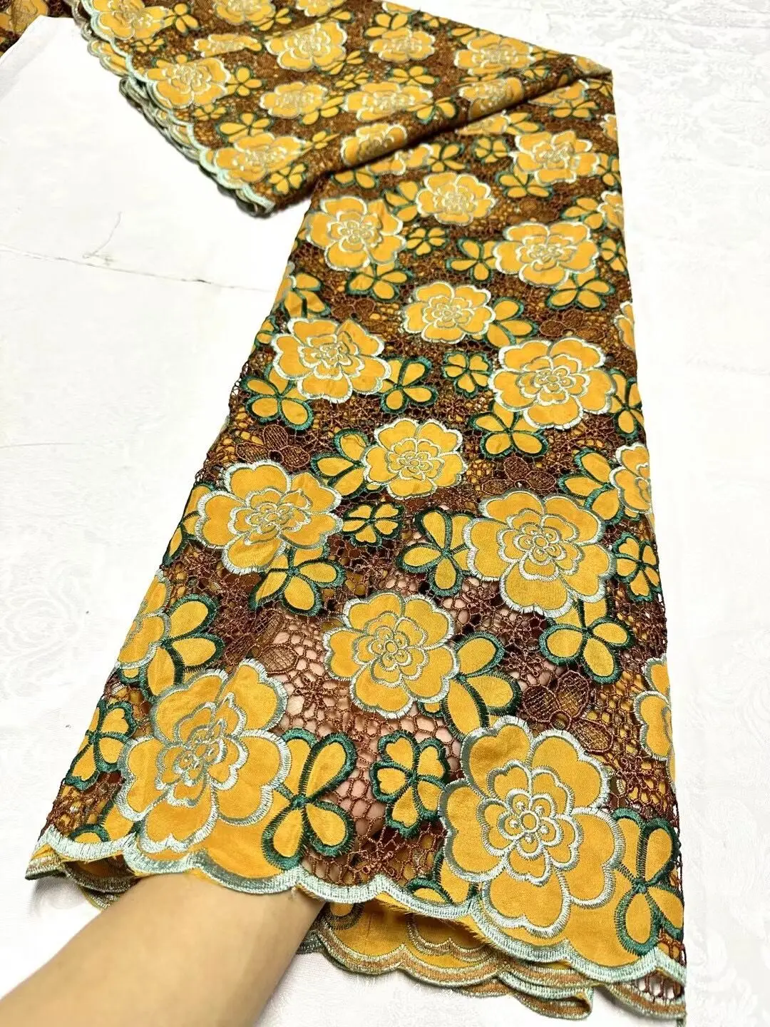 Nigerian African Lace Fabric 2024 High Quality Lace Chiffon Cord Lace With Embroidered Net Lace Fabric 5 yards For Women
Nigerian African Lace Fabric 2024 High Quality Lace Chiffon Cord Lace With Embroidered Net Lace Fabric 5 yards For Women
