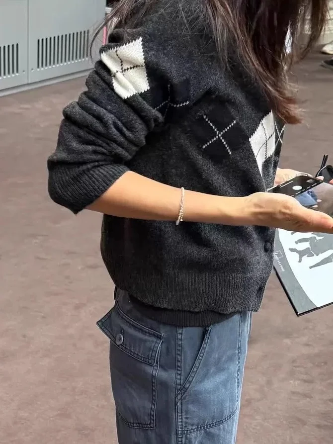 Retro Diamond Woolen Knitted Open Cardigan round Ne Single Button Sweater Soft Breathable Long Sve Regular Fit Commute S...
Retro Diamond Woolen Knitted Open Cardigan round Ne Single Button Sweater Soft Breathable Long Sve Regular Fit Commute S...