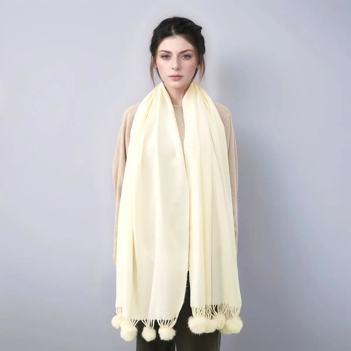 Женские зимние теплые шали, шарф с шариком из кроличьего меха, пашмина, толстые однотонные шарфы, кашемировый шарф, женское одеяло, 180*70 см
Женские зимние теплые шали, шарф с шариком из кроличьего меха, пашмина, толстые однотонные шарфы, кашемировый шарф, женское одеяло, 180*70 см