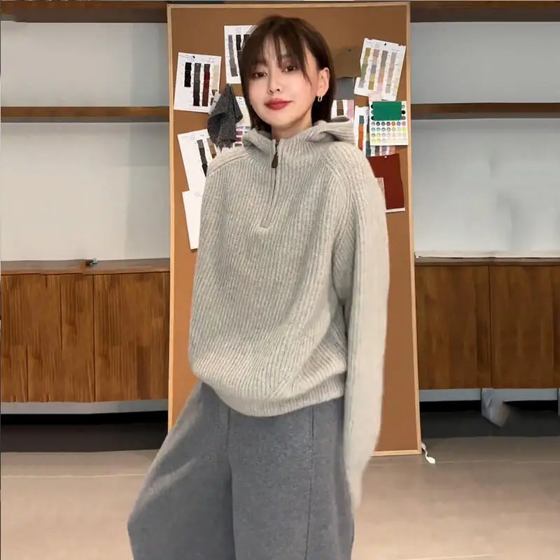 Designed hooded sweater women's 2025 new autumn and winter loose lazy high-end loose knitted sweater tops Hot Style Fashion
Designed hooded sweater women's 2025 new autumn and winter loose lazy high-end loose knitted sweater tops Hot Style Fashion