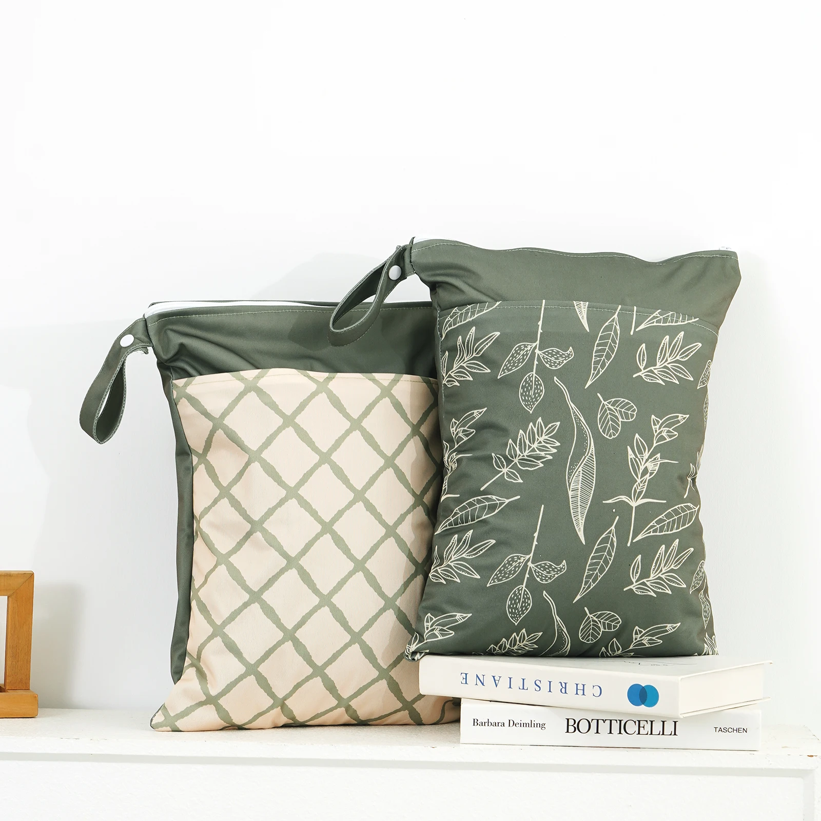 2 шт. в комплекте, новые водонепроницаемые пляжные сумки, детское одеяло для подгузников, сумка для хранения подгузников, сумка-тоут, дорожная сумка для переноски, размер 30x40 см 
2 шт. в комплекте, новые водонепроницаемые пляжные сумки, детское одеяло для подгузников, сумка для хранения подгузников, сумка-тоут, дорожная сумка для переноски, размер 30x40 см