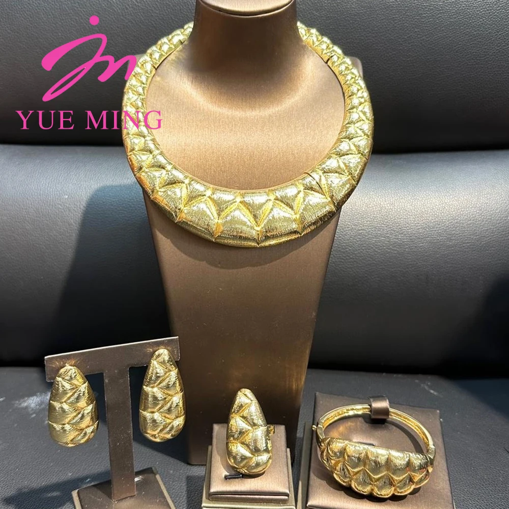 Fashion Trend Woman Jewelry Sets Classic Bone Shape Big Necklace Elegant Earrings Wedding Banquet Jewellery Charm Bracelet Ring
Fashion Trend Woman Jewelry Sets Classic Bone Shape Big Necklace Elegant Earrings Wedding Banquet Jewellery Charm Bracelet Ring