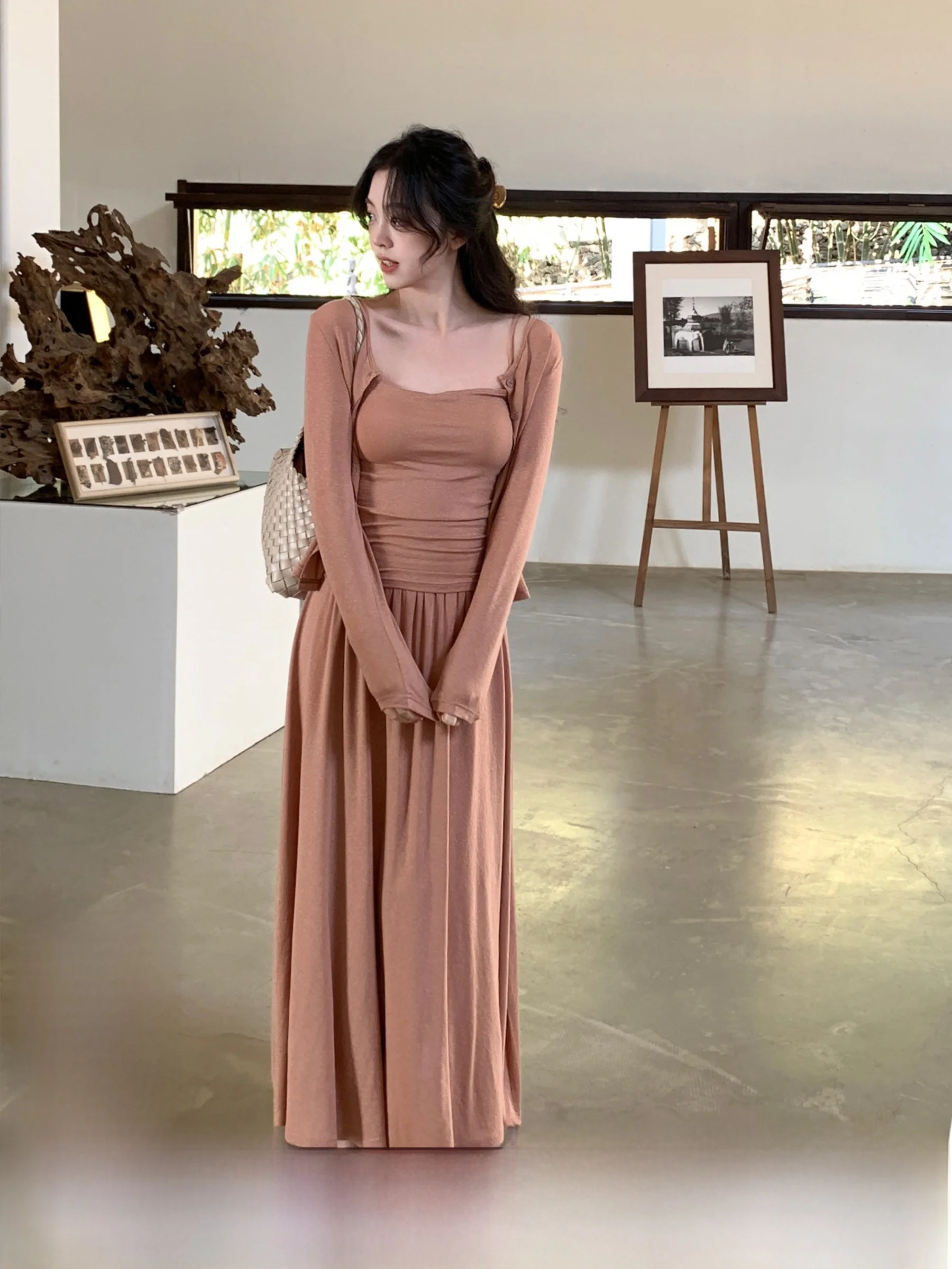 Syt High-end Pure Color Linen Long Sleeve Open Cardigan Strap Slimming Three-piece Set Women's Fashion Spring Collection
Syt High-end Pure Color Linen Long Sleeve Open Cardigan Strap Slimming Three-piece Set Women's Fashion Spring Collection