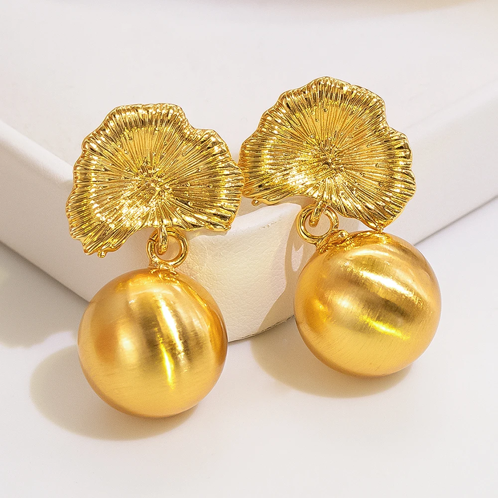 YTJX 18K Copper Gold-Plated New Style Flower Popular Imitation Pearl Water Drop Elegant Ladies' Earrings Fashionable
YTJX 18K Copper Gold-Plated New Style Flower Popular Imitation Pearl Water Drop Elegant Ladies' Earrings Fashionable