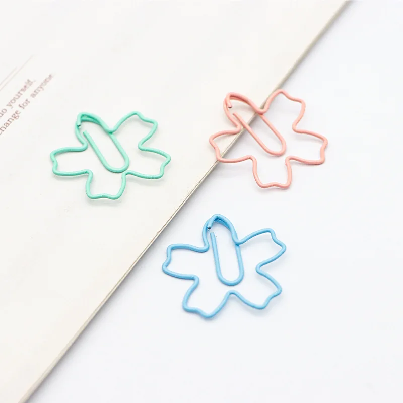 Скрепка для бумаг с вишневым цветком, милая булавка, канцелярские скрепки в форме цветка, скрепки для бумаг, металлическая закладка, канцелярские аксессуары
Скрепка для бумаг с вишневым цветком, милая булавка, канцелярские скрепки в форме цветка, скрепки для бумаг, металлическая закладка, канцелярские аксессуары